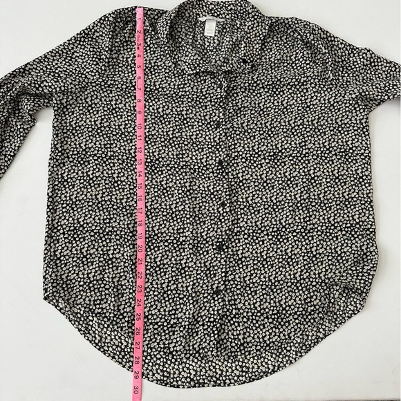 H&M Women’s Long Sleeve Button Down Shirt Size L - Picture 13 of 16